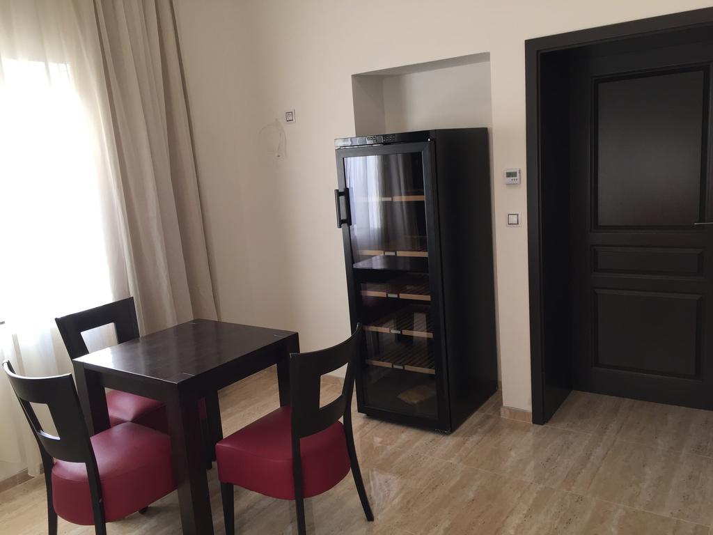 Apartman Za Radnici Valtice Ngoại thất bức ảnh