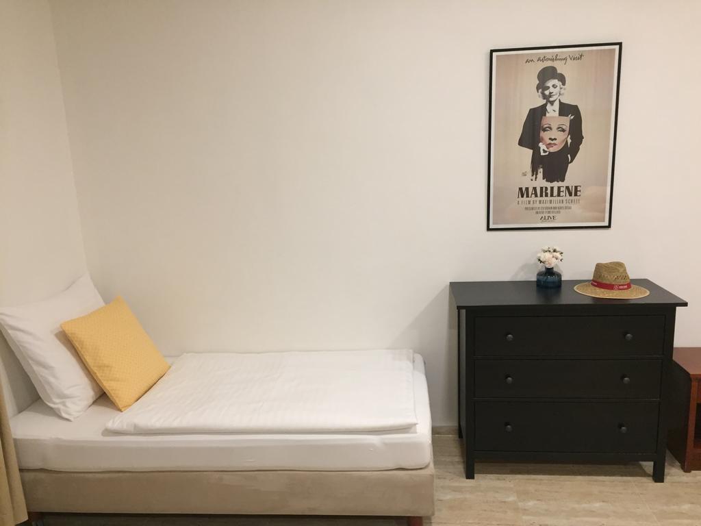 Apartman Za Radnici Valtice Ngoại thất bức ảnh
