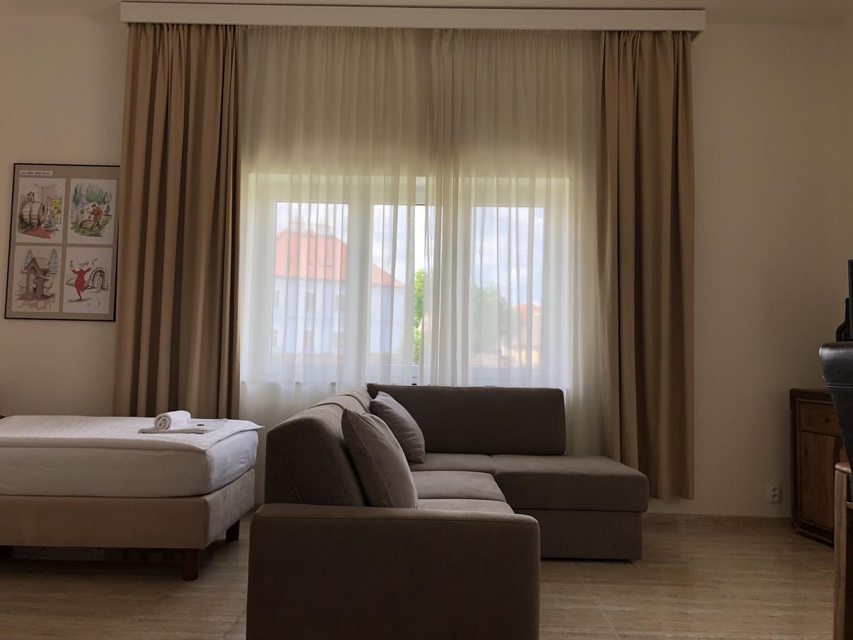 Apartman Za Radnici Valtice Ngoại thất bức ảnh