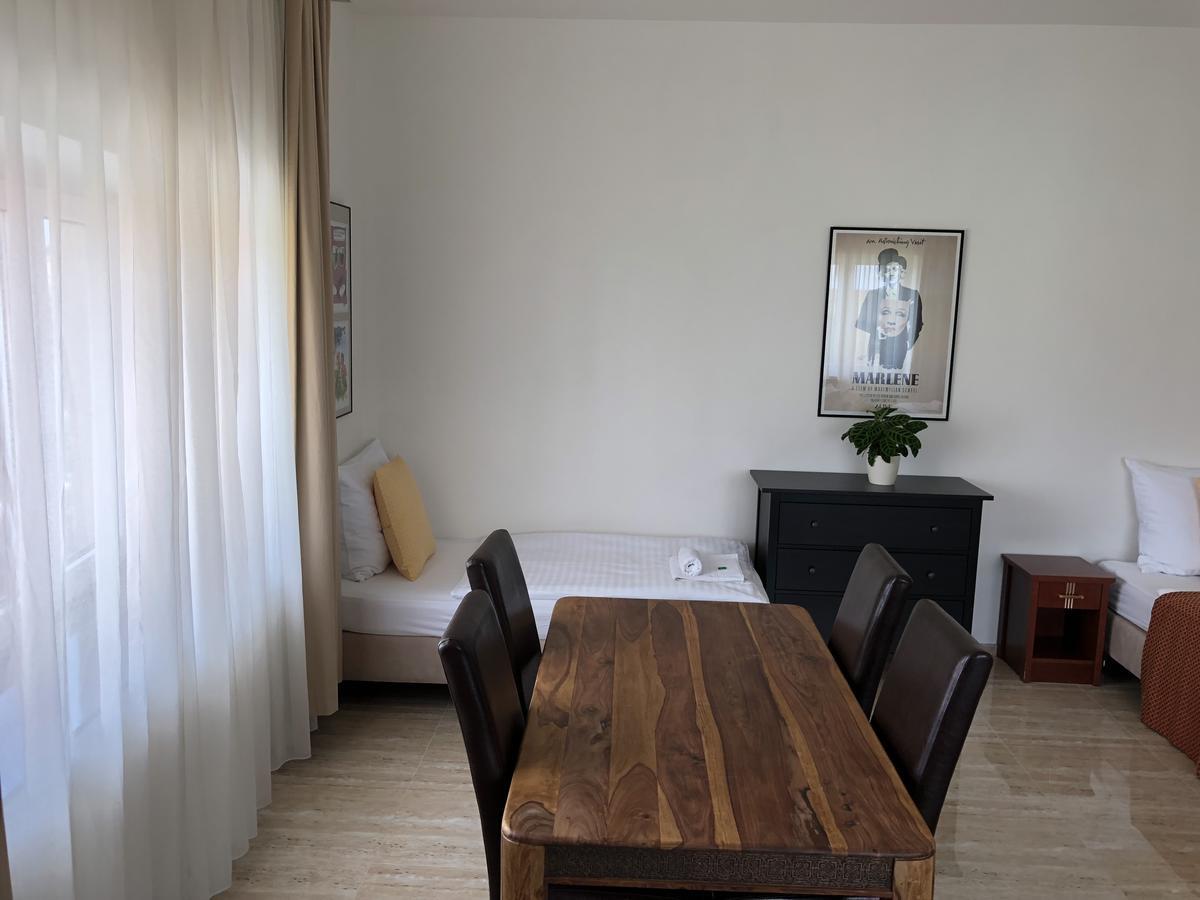 Apartman Za Radnici Valtice Ngoại thất bức ảnh